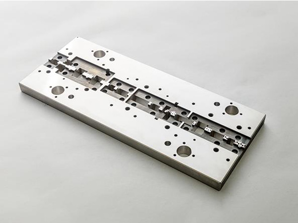 星空体育入口：欧科亿：现在数控刀具园已具有1300吨棒材出产产能具有快速组成PCB钻针棒材的产能与供给才能